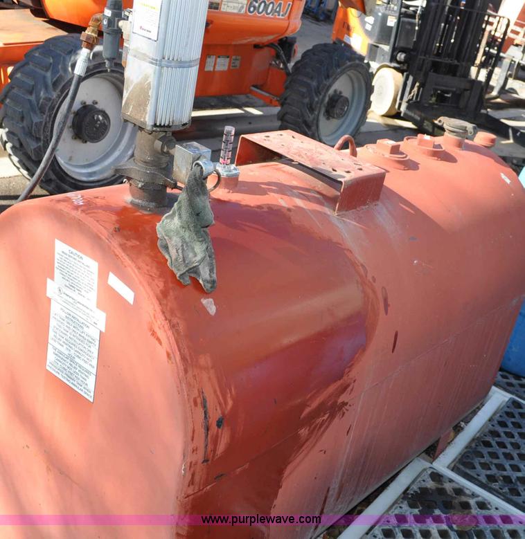 image for item A5857 275 gallon bulk oil tank