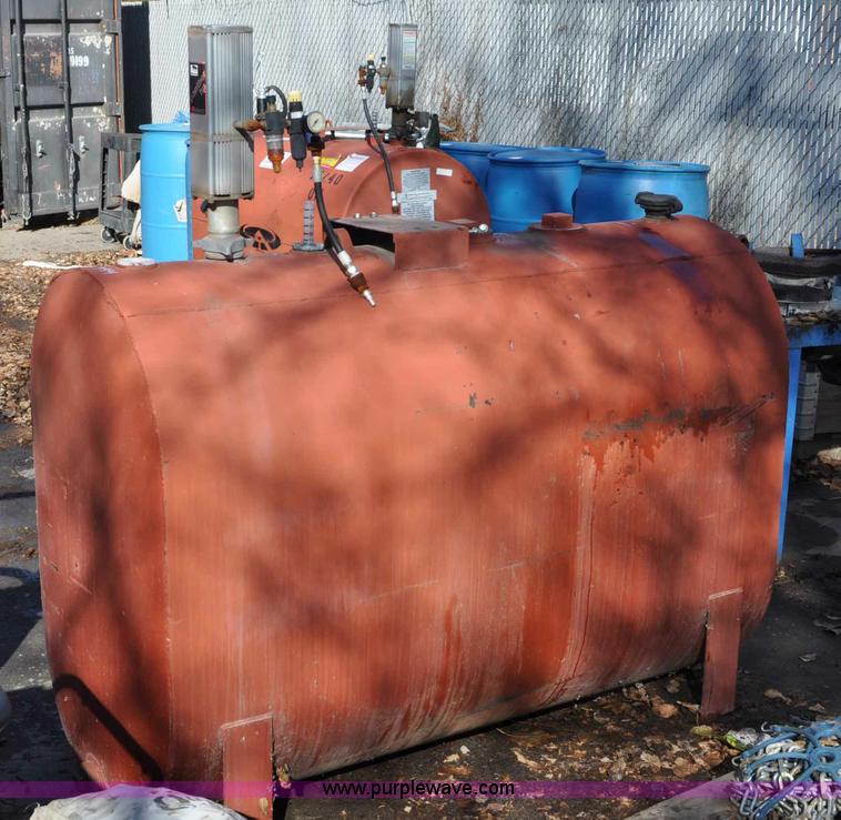 image for item A5858 275 gallon bulk oil tank