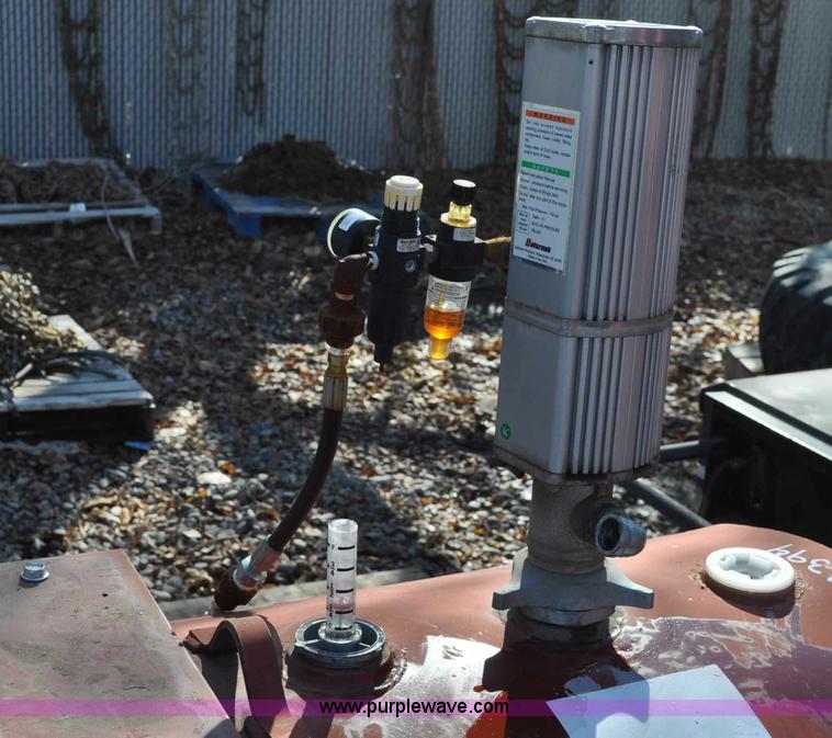 image for item A5858 275 gallon bulk oil tank