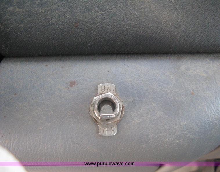 image for item A6055 2000 Ford F350 XL Super Duty pickup truck