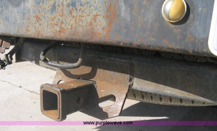 image for item A6055 2000 Ford F350 XL Super Duty pickup truck