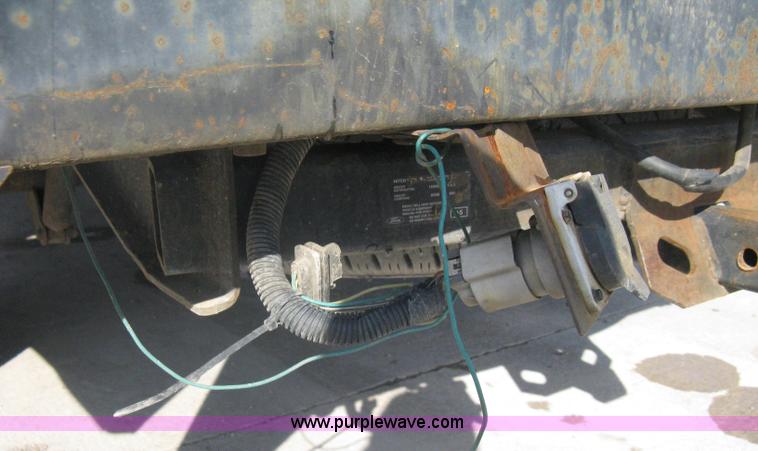 image for item A6055 2000 Ford F350 XL Super Duty pickup truck