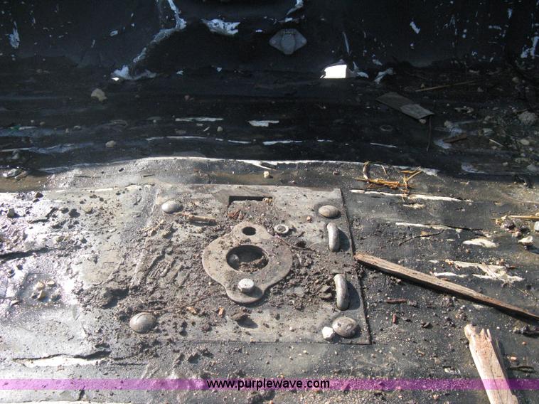 image for item A6055 2000 Ford F350 XL Super Duty pickup truck