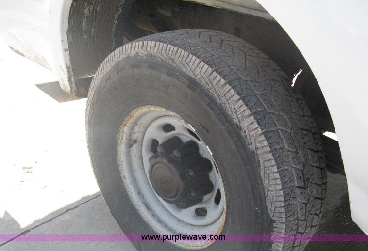 image for item A6055 2000 Ford F350 XL Super Duty pickup truck