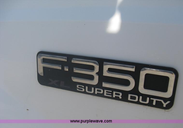 image for item A6055 2000 Ford F350 XL Super Duty pickup truck