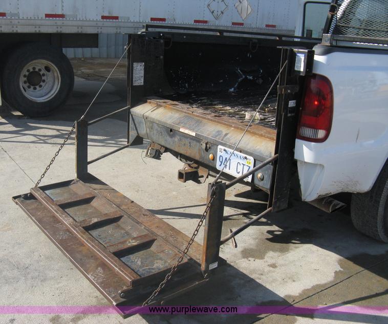 image for item A6055 2000 Ford F350 XL Super Duty pickup truck