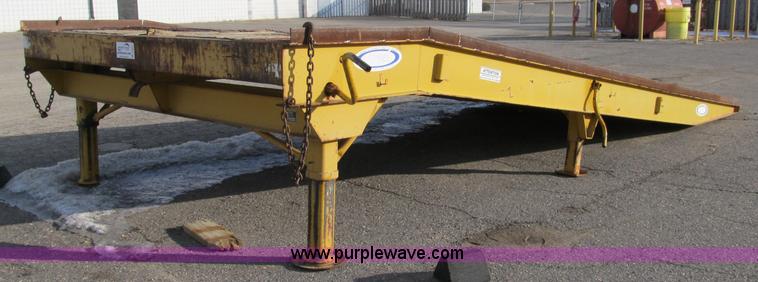 image for item A8071 Ledwell 25 portable loading dock ramp