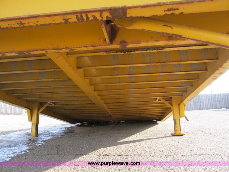 image for item A8071 Ledwell 25 portable loading dock ramp