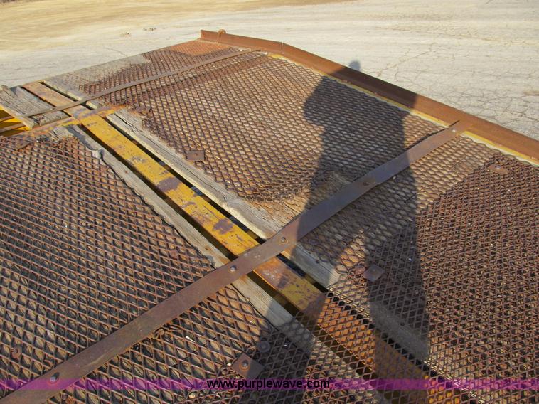 image for item A8071 Ledwell 25 portable loading dock ramp