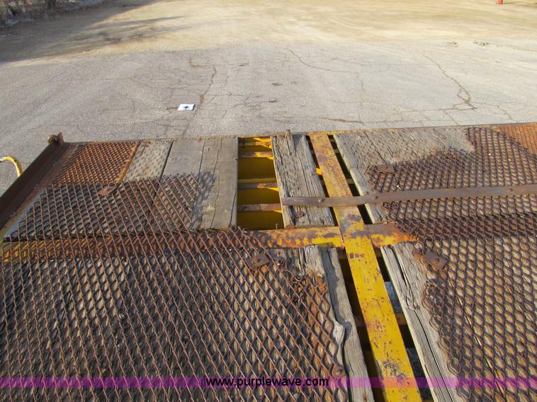 image for item A8071 Ledwell 25 portable loading dock ramp