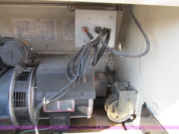 image for item B2606 2006 Amida AL4000 light tower/generator