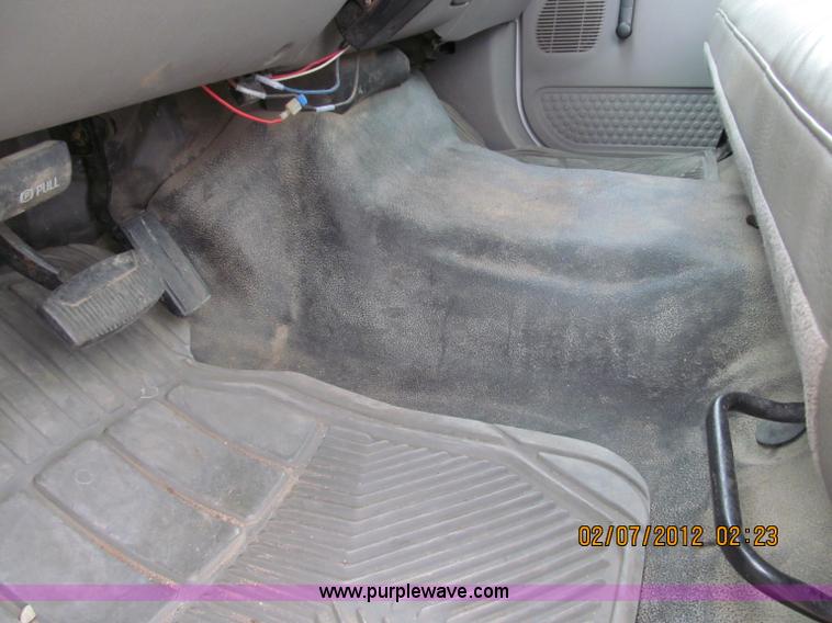 image for item B5099 2000 Ford F250 XL Super Duty pickup truck