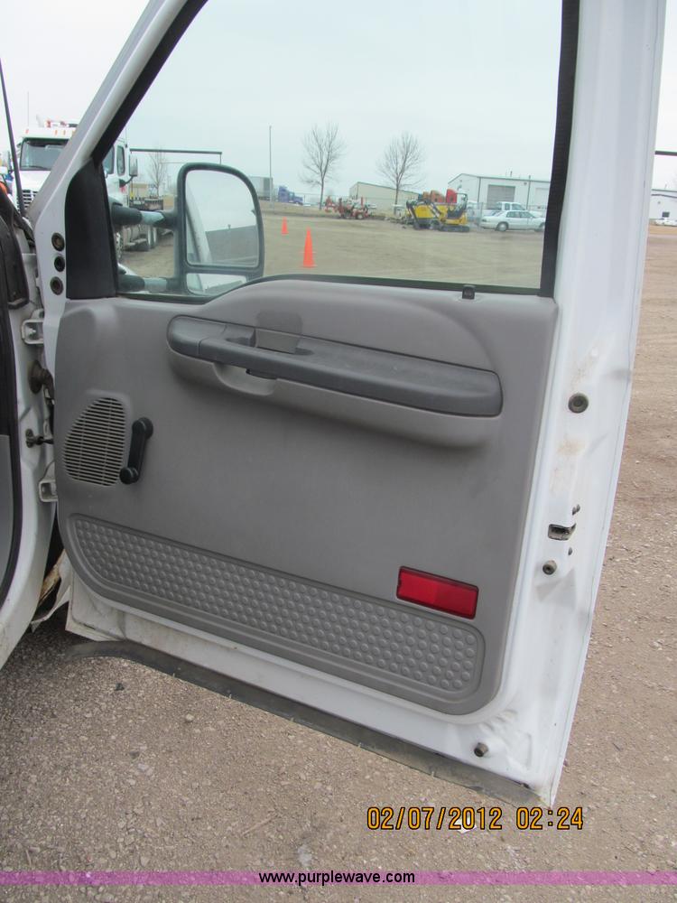 image for item B5099 2000 Ford F250 XL Super Duty pickup truck