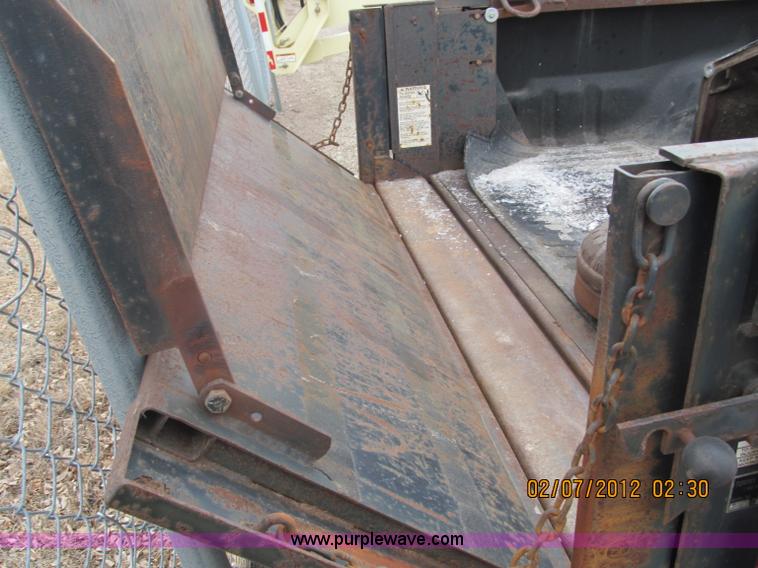 image for item B5099 2000 Ford F250 XL Super Duty pickup truck