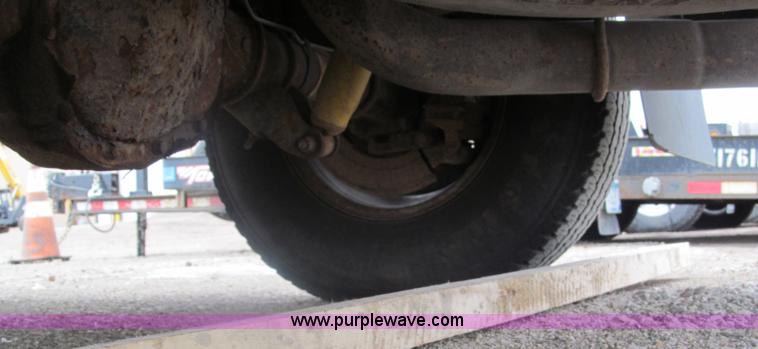 image for item B5099 2000 Ford F250 XL Super Duty pickup truck