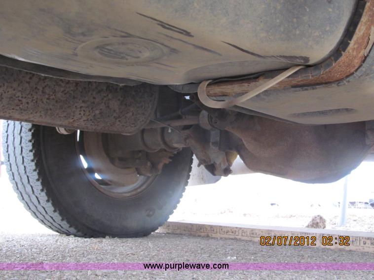 image for item B5099 2000 Ford F250 XL Super Duty pickup truck