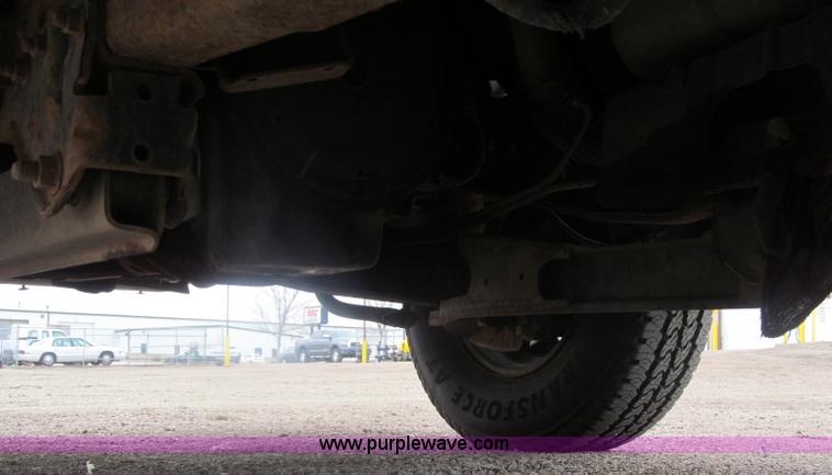 image for item B5099 2000 Ford F250 XL Super Duty pickup truck