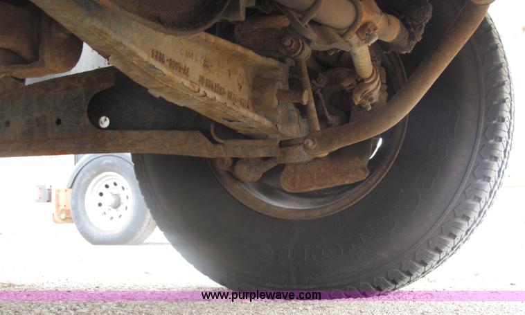 image for item B5099 2000 Ford F250 XL Super Duty pickup truck