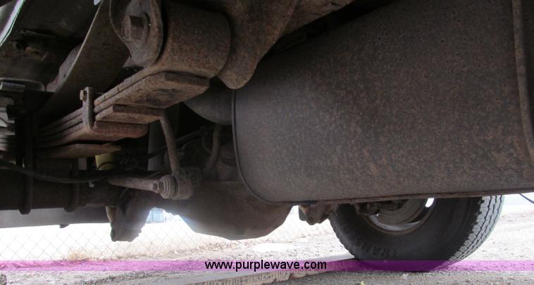 image for item B5099 2000 Ford F250 XL Super Duty pickup truck