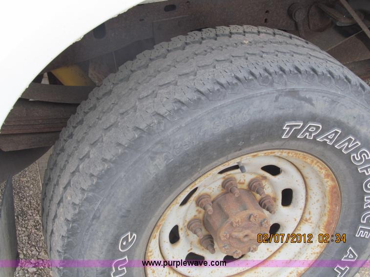 image for item B5099 2000 Ford F250 XL Super Duty pickup truck