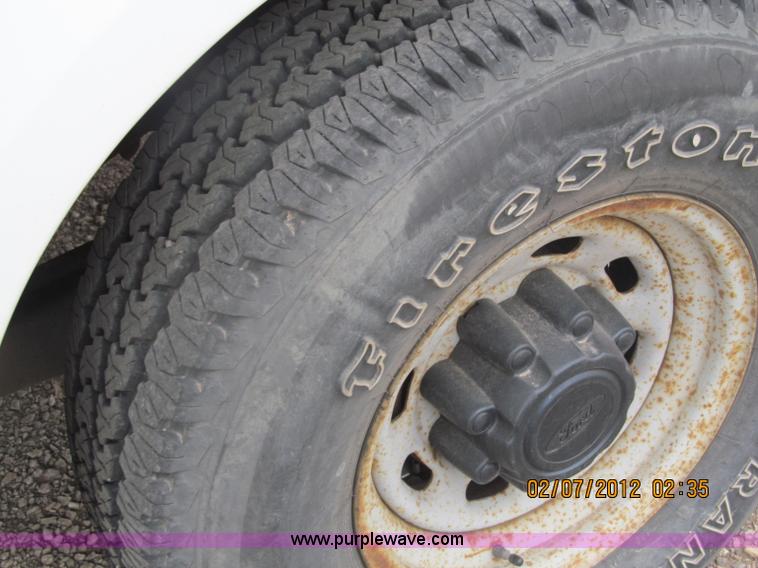 image for item B5099 2000 Ford F250 XL Super Duty pickup truck