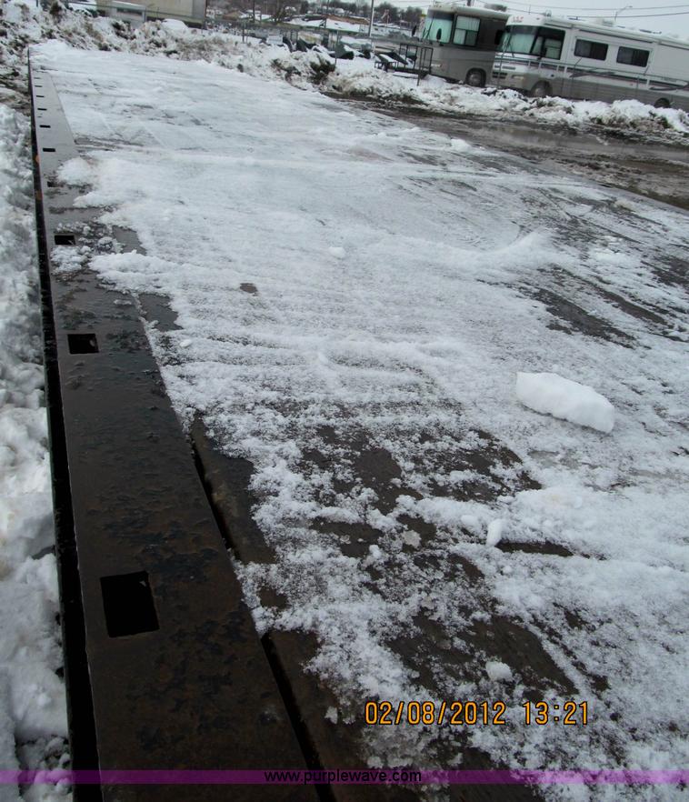 image for item B5100 2006 Ledwell 48' tandem axle hydratail tilt bed trailer