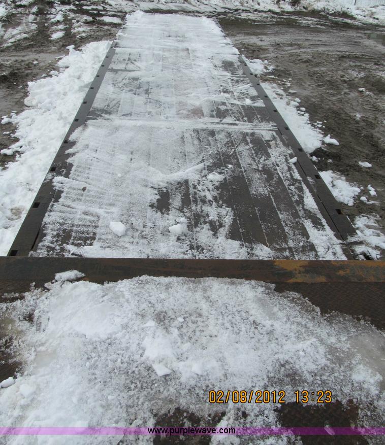 image for item B5100 2006 Ledwell 48' tandem axle hydratail tilt bed trailer