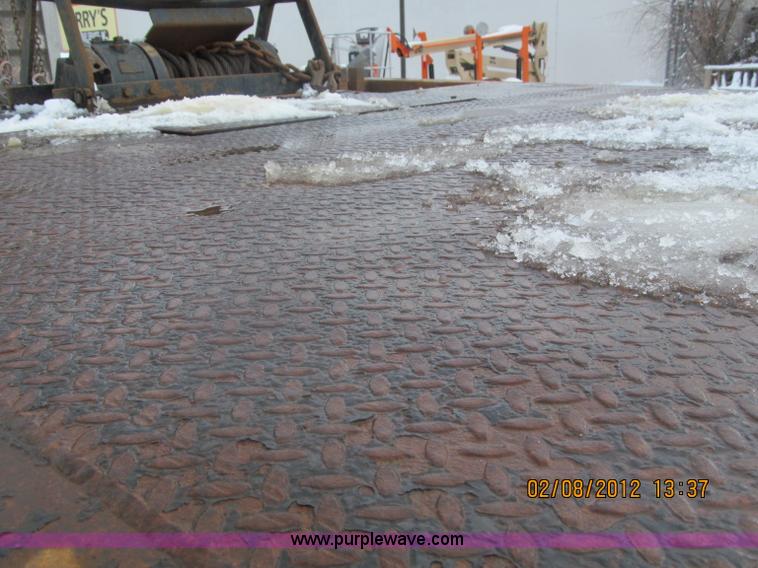 image for item B5100 2006 Ledwell 48' tandem axle hydratail tilt bed trailer