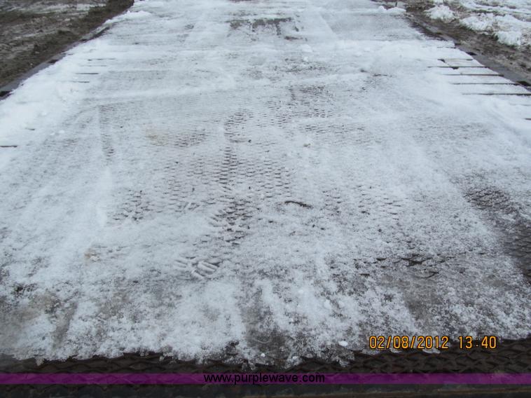 image for item B5100 2006 Ledwell 48' tandem axle hydratail tilt bed trailer