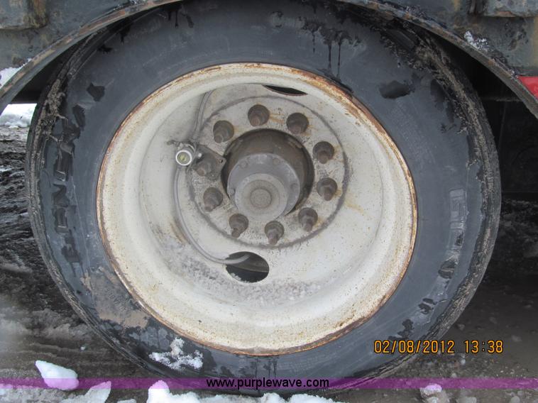 image for item B5100 2006 Ledwell 48' tandem axle hydratail tilt bed trailer