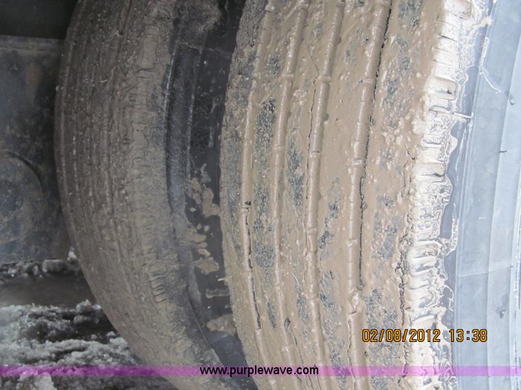 image for item B5100 2006 Ledwell 48' tandem axle hydratail tilt bed trailer