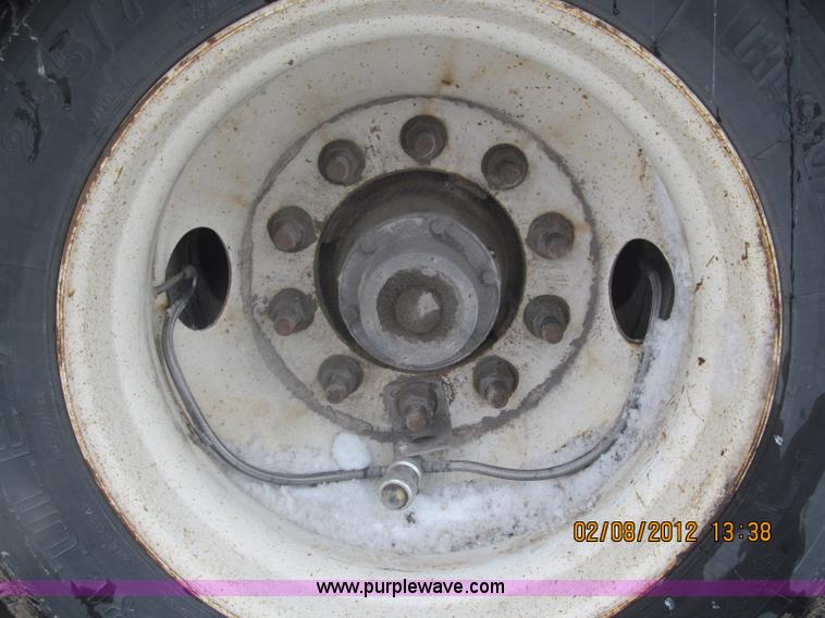 image for item B5100 2006 Ledwell 48' tandem axle hydratail tilt bed trailer