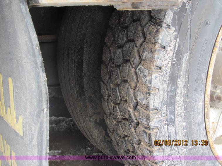 image for item B5100 2006 Ledwell 48' tandem axle hydratail tilt bed trailer