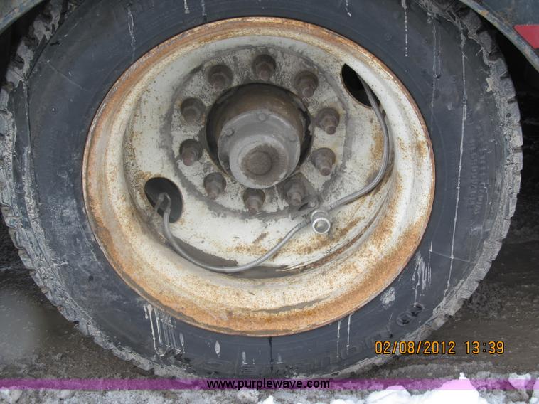 image for item B5100 2006 Ledwell 48' tandem axle hydratail tilt bed trailer