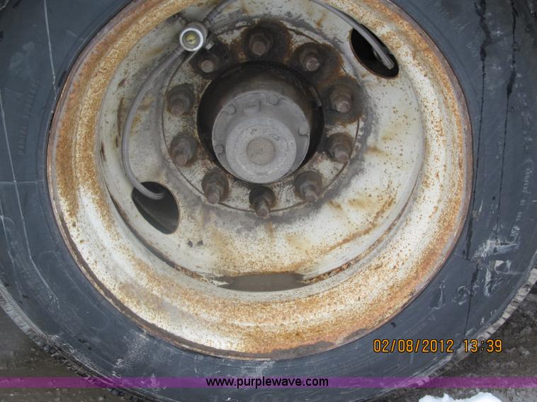 image for item B5100 2006 Ledwell 48' tandem axle hydratail tilt bed trailer