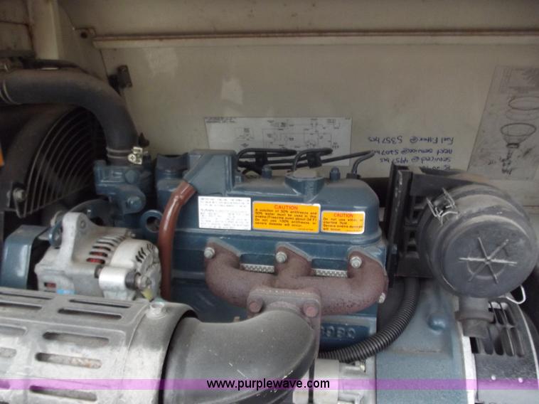 image for item B6225 2006 Amida AL4000 light tower/generator