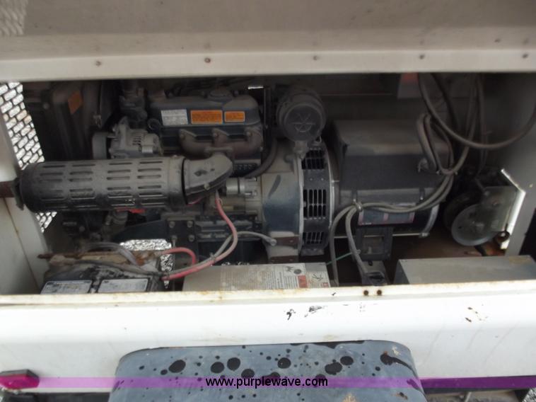 image for item B6227 2006 Amida AL4000 light tower/generator