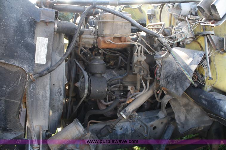 image for item A2448 1988 GMC 7000 box truck