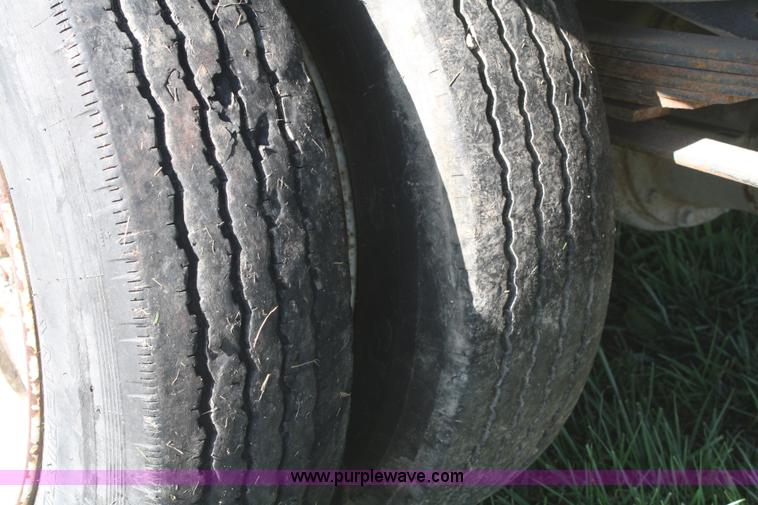 image for item A2448 1988 GMC 7000 box truck