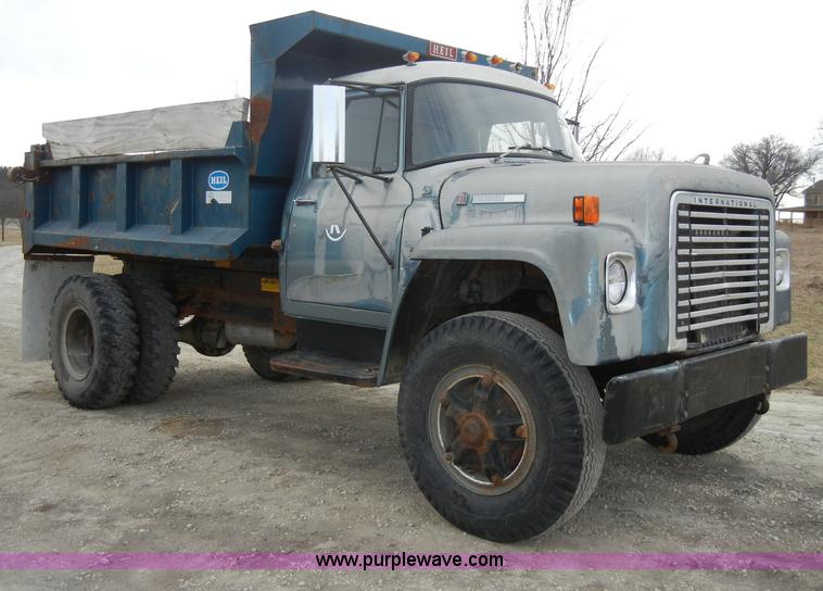 image for item A3471 1977 International Loadstar 1700 dump truck