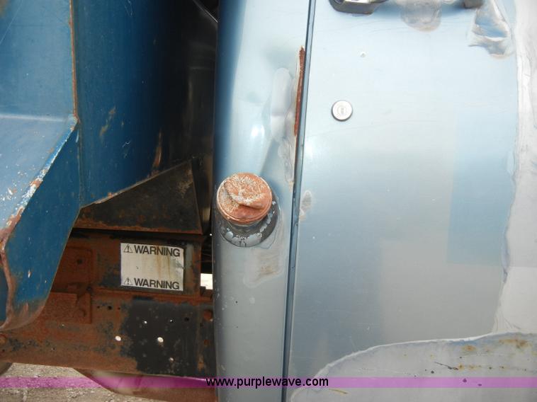 image for item A3471 1977 International Loadstar 1700 dump truck