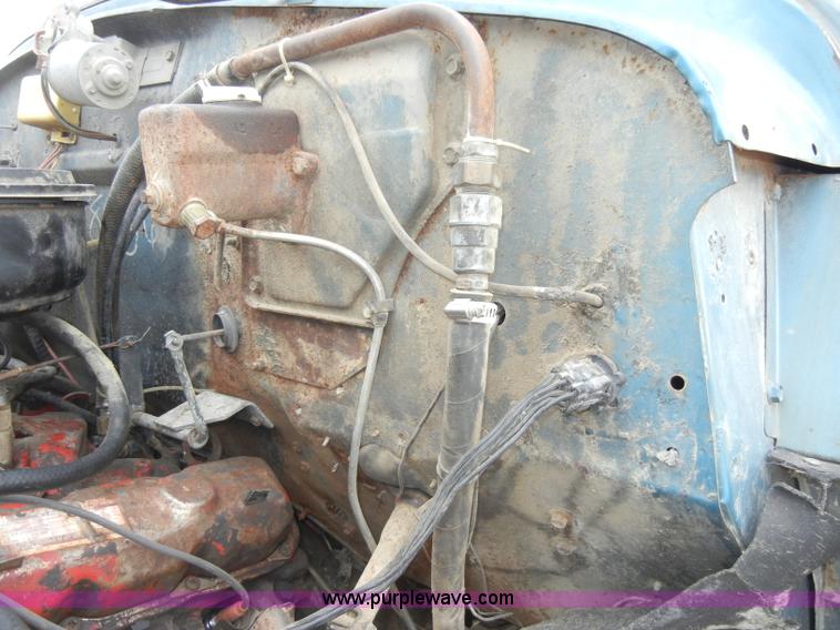 image for item A3471 1977 International Loadstar 1700 dump truck