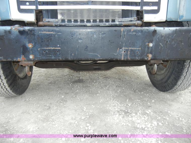 image for item A3471 1977 International Loadstar 1700 dump truck