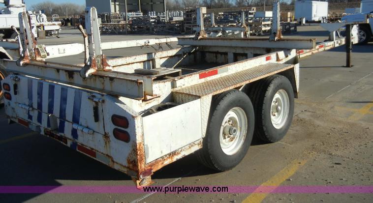 image for item A3478 1991 Kiefer 28' material/pole trailer