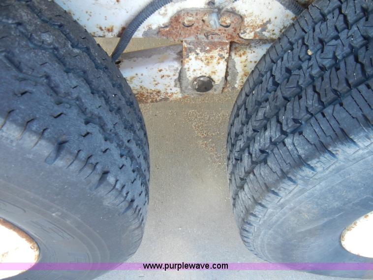 image for item A3478 1991 Kiefer 28' material/pole trailer