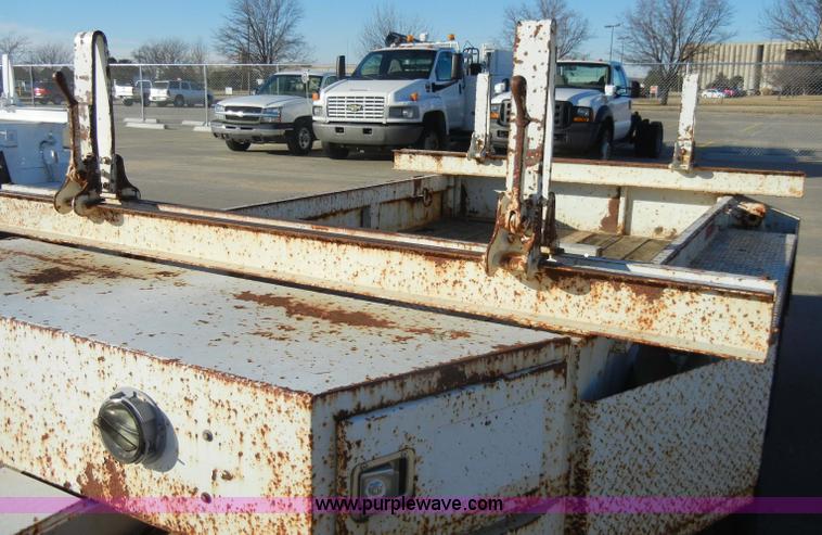 image for item A3478 1991 Kiefer 28' material/pole trailer