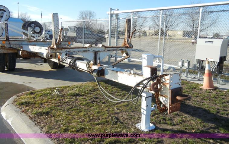 image for item A3479 1992 Butler 27' material/pole trailer