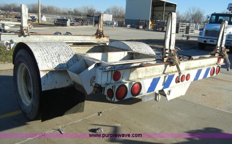 image for item A3479 1992 Butler 27' material/pole trailer