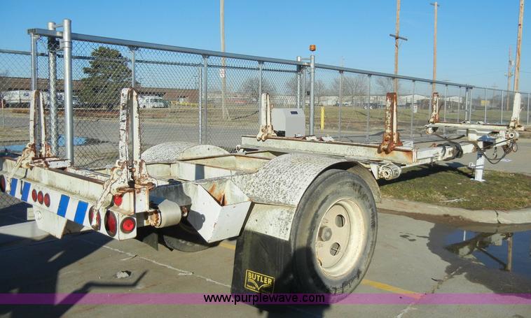 image for item A3479 1992 Butler 27' material/pole trailer