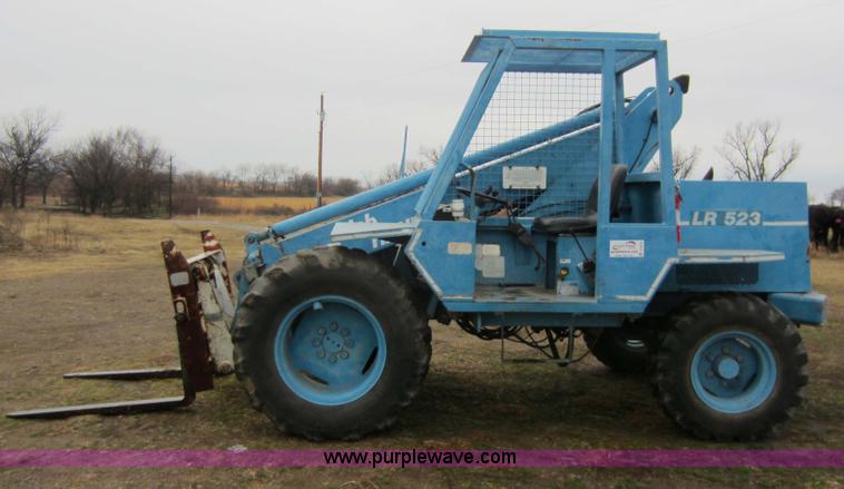 image for item A5619 1985 Job Handler LR523 telehandler